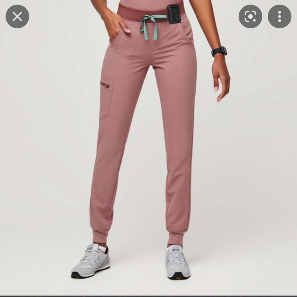 Figs Women Zamora Joggers 2.0 size medium petite